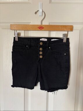 Angel Kiss Los Angeles Frayed Denim Shorts – Size 1 (Skinny Fit)